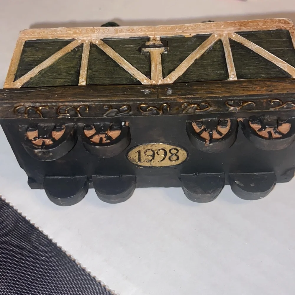 New in box vintage Home Towne Express 1998 Edition Alpine Tree Express train car
